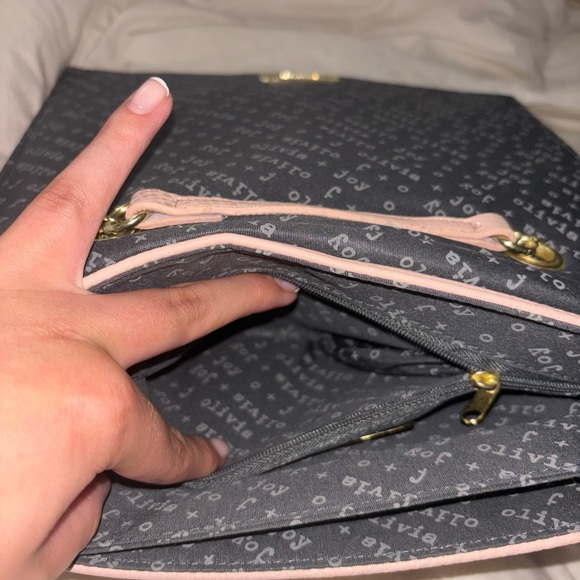 Pink purse - Picture 6 of 12